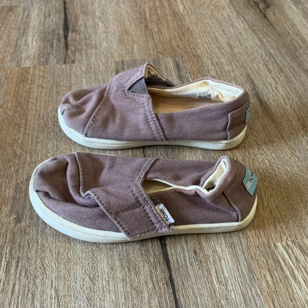 Toms Tiny Alpargata canvas slip-on shoes in gray - size 7 toddler